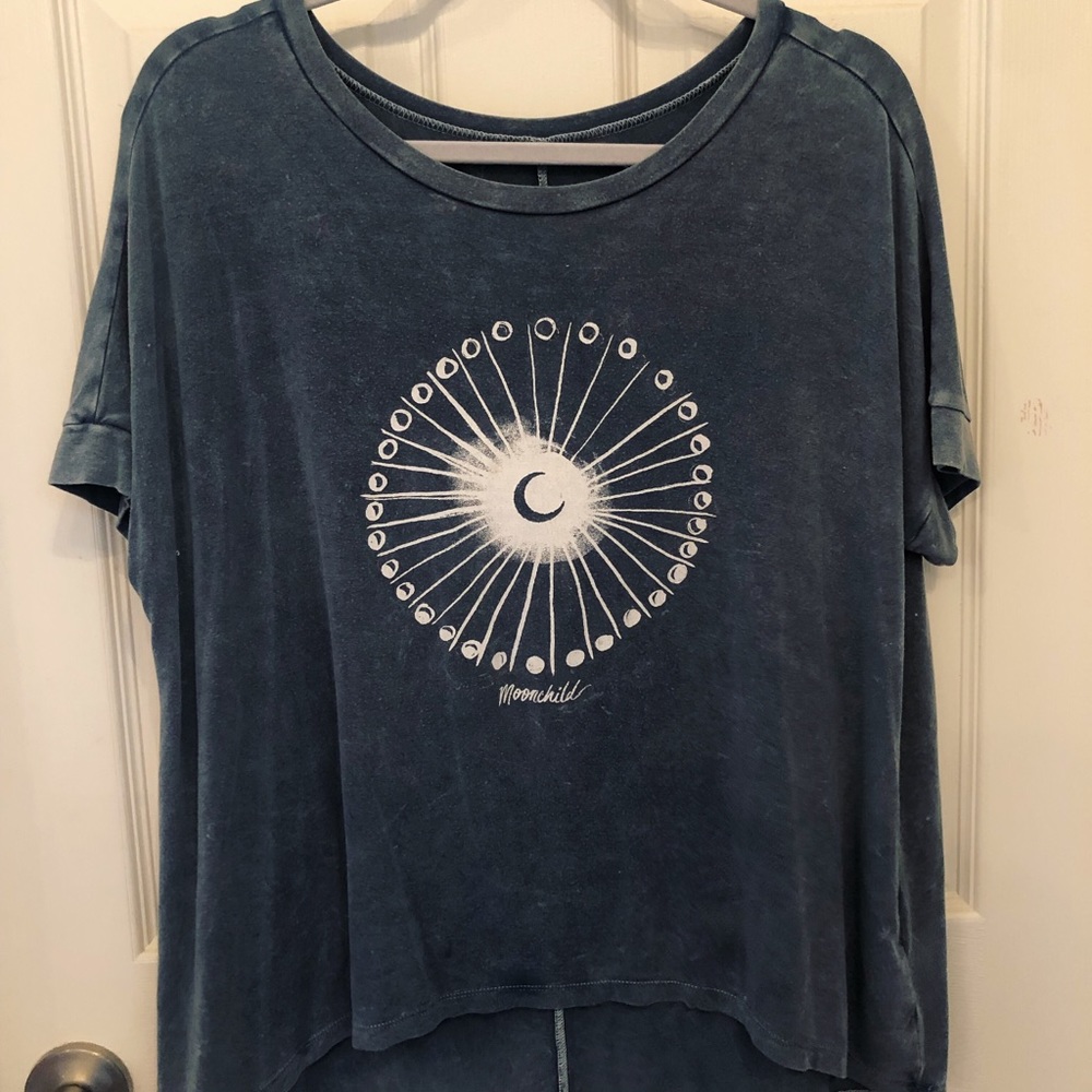 american eagle blue top with print
